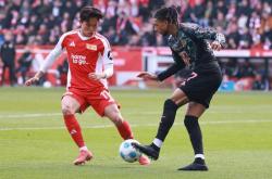 hupu虎扑-图片报：柏林联考虑买断郑优泳，认为500万欧稍贵