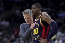 虎扑app-金州勇士簽(qiān)约达成！球队状况堪忧，管理层引援遭质疑