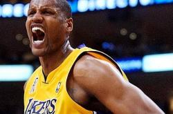 虎扑-顺位超科比！沃克与科比冲突后和解，今力挺科比维护湖人历史