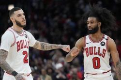虎扑app-芝加哥公牛考虑交易科比·怀特和朗佐·鲍尔