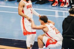 虎扑平台-故地重游！火箭队挑战猛龙，范弗里特随队前往客场，化身“球员教练”？