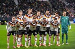 虎扑下载-日耳曼战车强势反弹：德国队大胜晋级世界杯