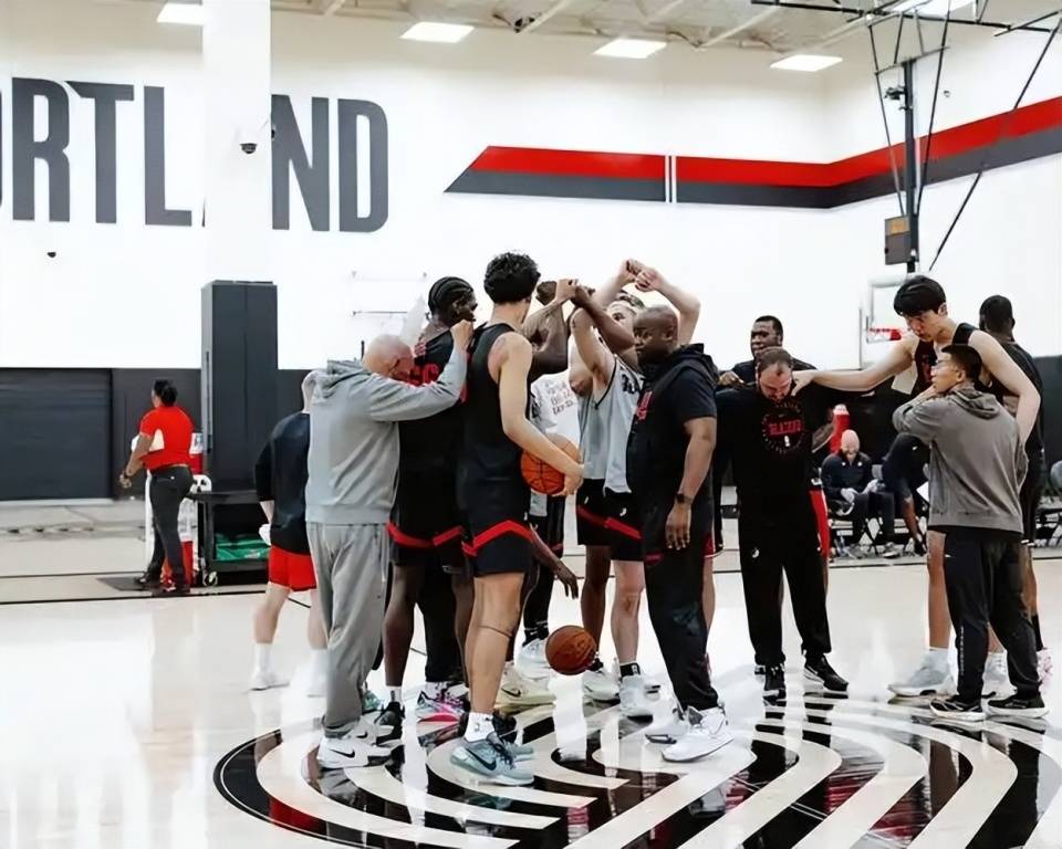 暂时离开CBA！余嘉豪留洋月薪约16710元，远低于在国内600万年薪