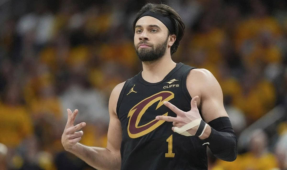 克利夫兰骑士首发小前锋斯特鲁斯左脚琼斯骨折！新赛季希望受挫