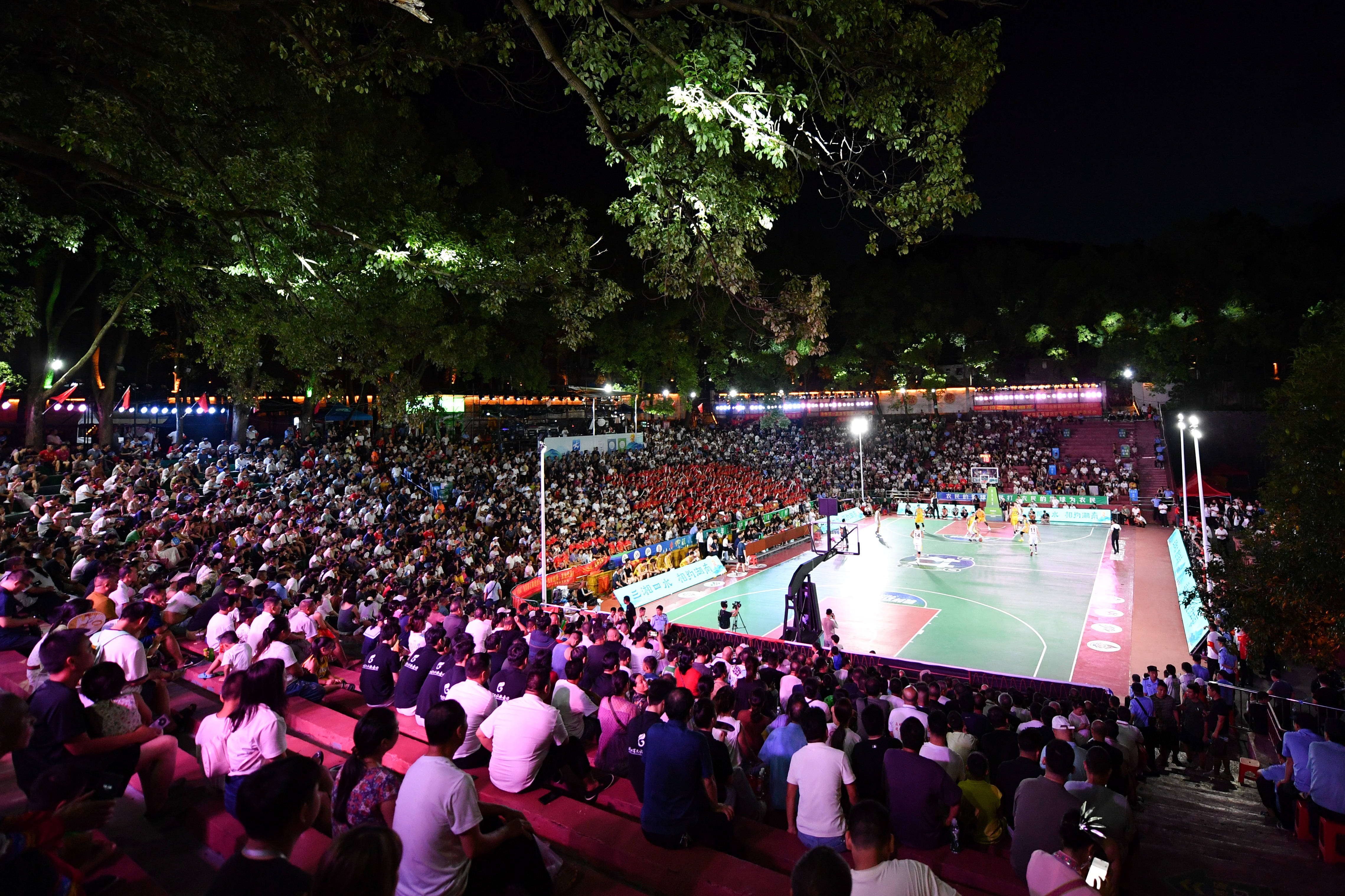 （体育）篮球——2025年全国和美乡村篮球大赛南部赛区落幕