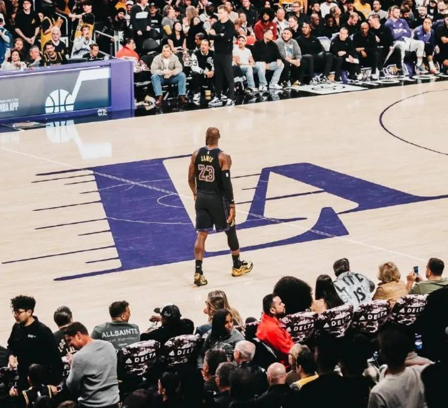 湖人彻底推倒重来！全部离队！那詹姆斯...