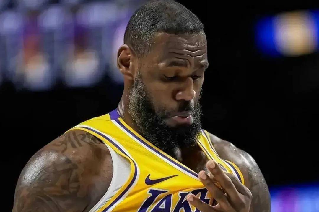 湖人彻底推倒重来！全部离队！那詹姆斯...