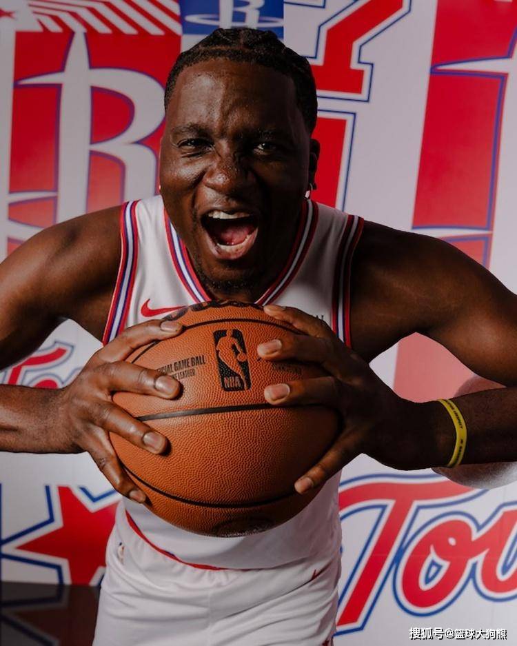 申京缺战，火箭队重组10人轮换！29岁射手获重用，饼皇对交易说不