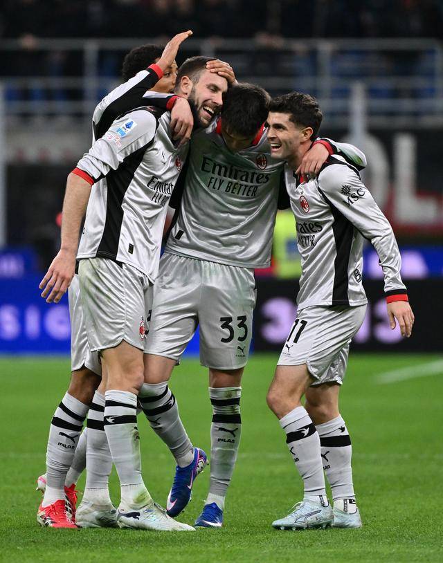 足球丨意甲：AC米兰胜都灵